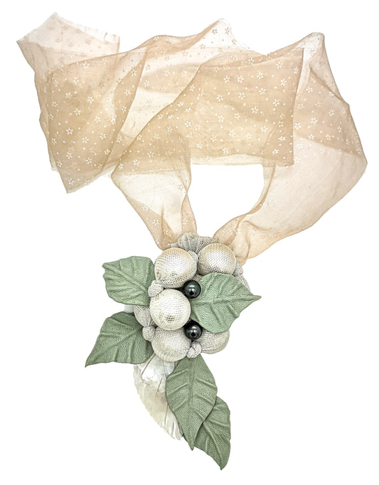 Leaves & Pearls Necklace