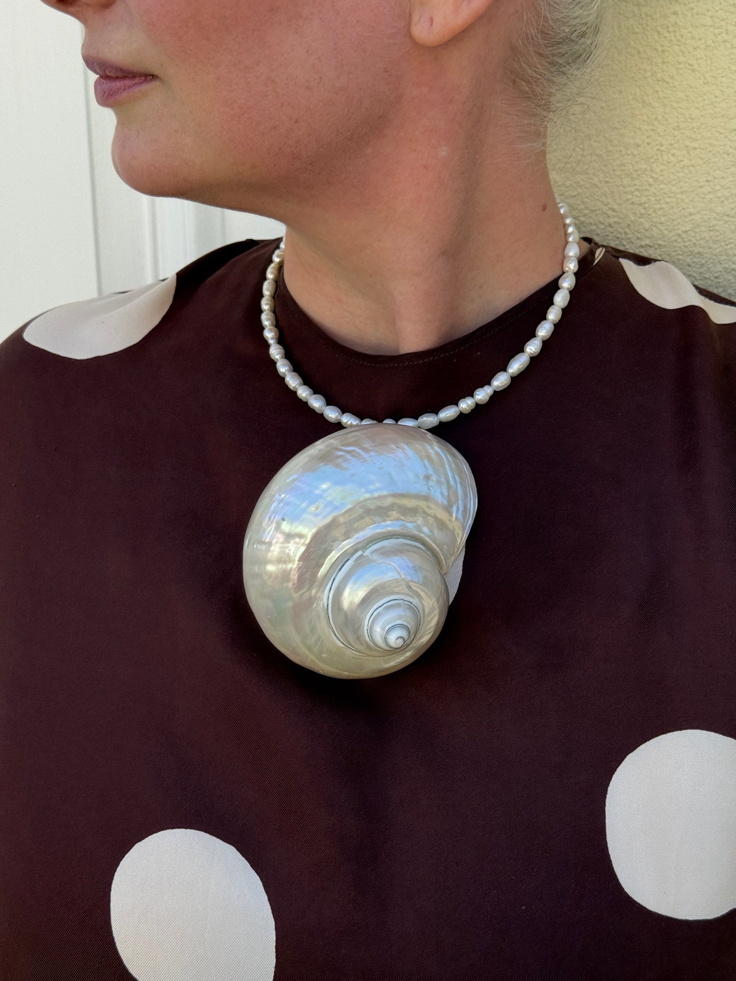 Giant Shell Necklace - black string